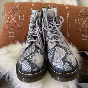 Snake print Dr. Martens